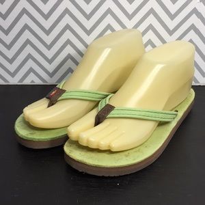 Rainbows Green Leather Flip Flops